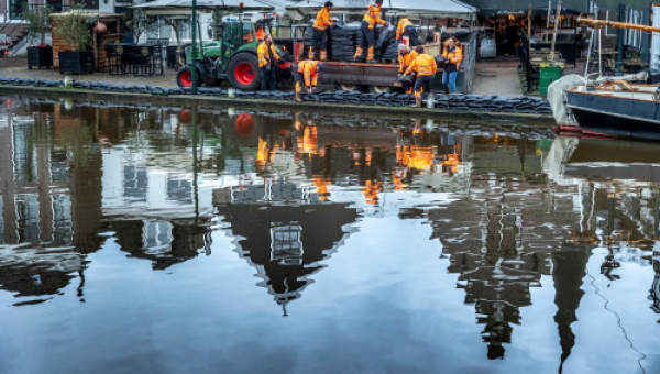 Rijkswaterstaat schakelt extern bureau in voor onderzoek hoogwater Markermeer.